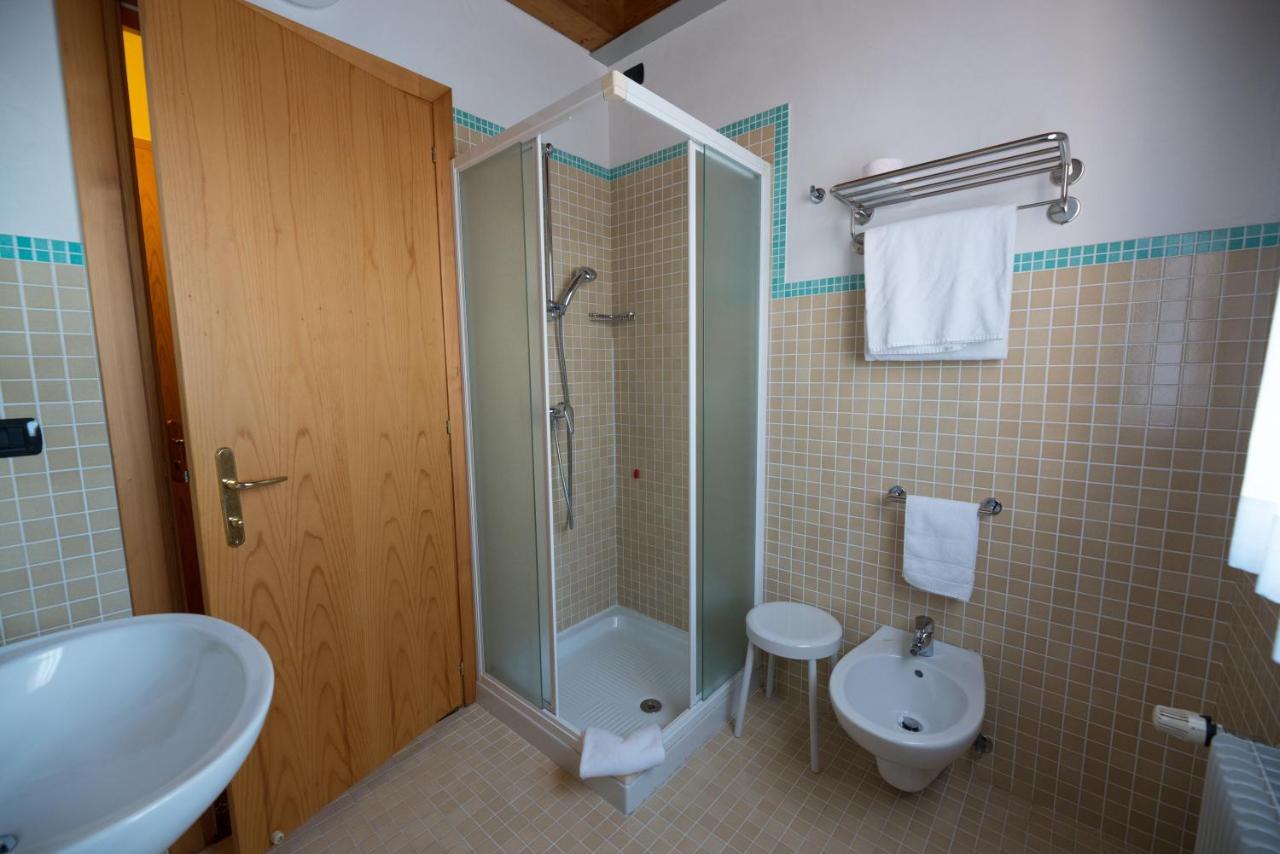 Hotel Dall'Ongaro Ghirano Bagian luar foto