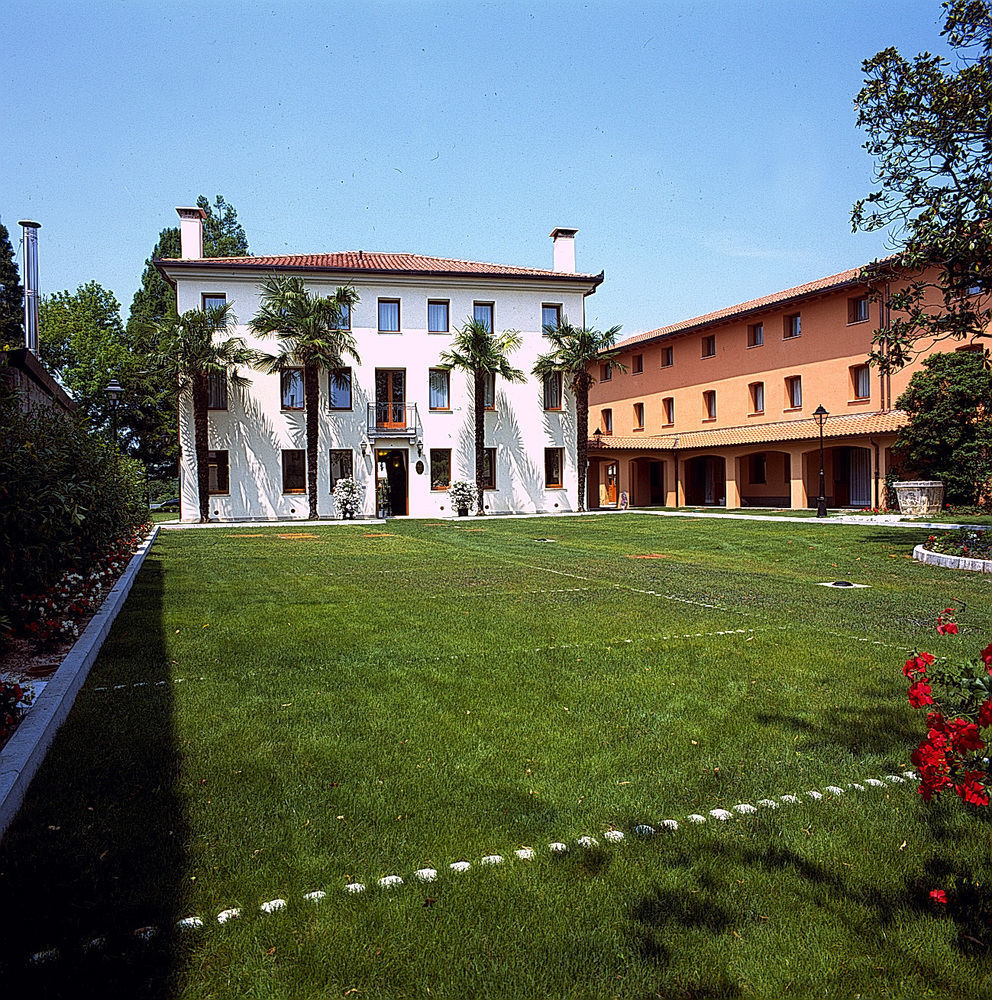 Hotel Dall'Ongaro Ghirano Bagian luar foto