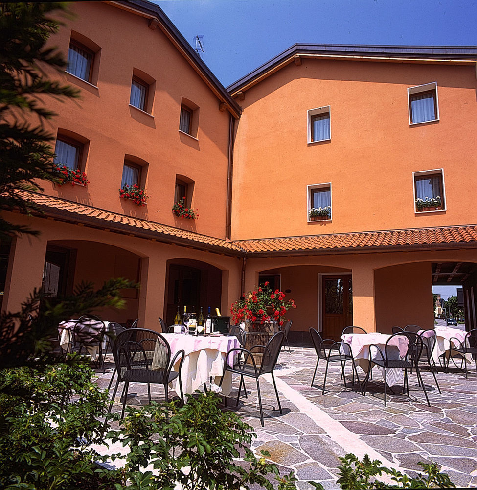Hotel Dall'Ongaro Ghirano Bagian luar foto