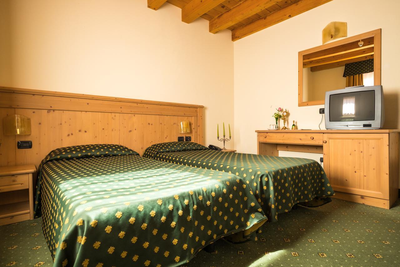 Hotel Dall'Ongaro Ghirano Bagian luar foto