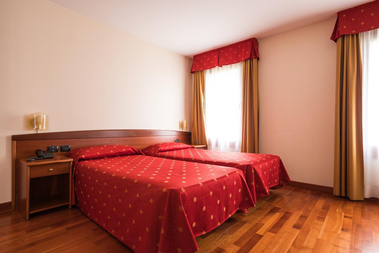 Hotel Dall'Ongaro Ghirano Bagian luar foto