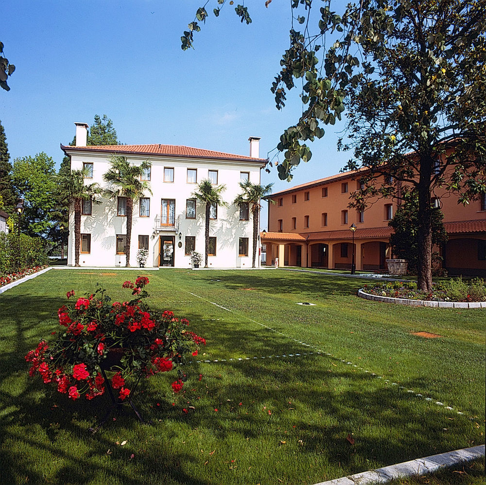 Hotel Dall'Ongaro Ghirano Bagian luar foto