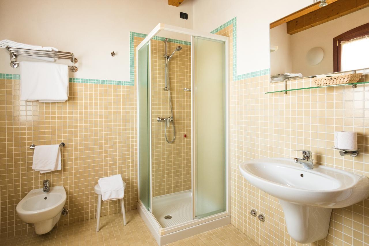 Hotel Dall'Ongaro Ghirano Bagian luar foto