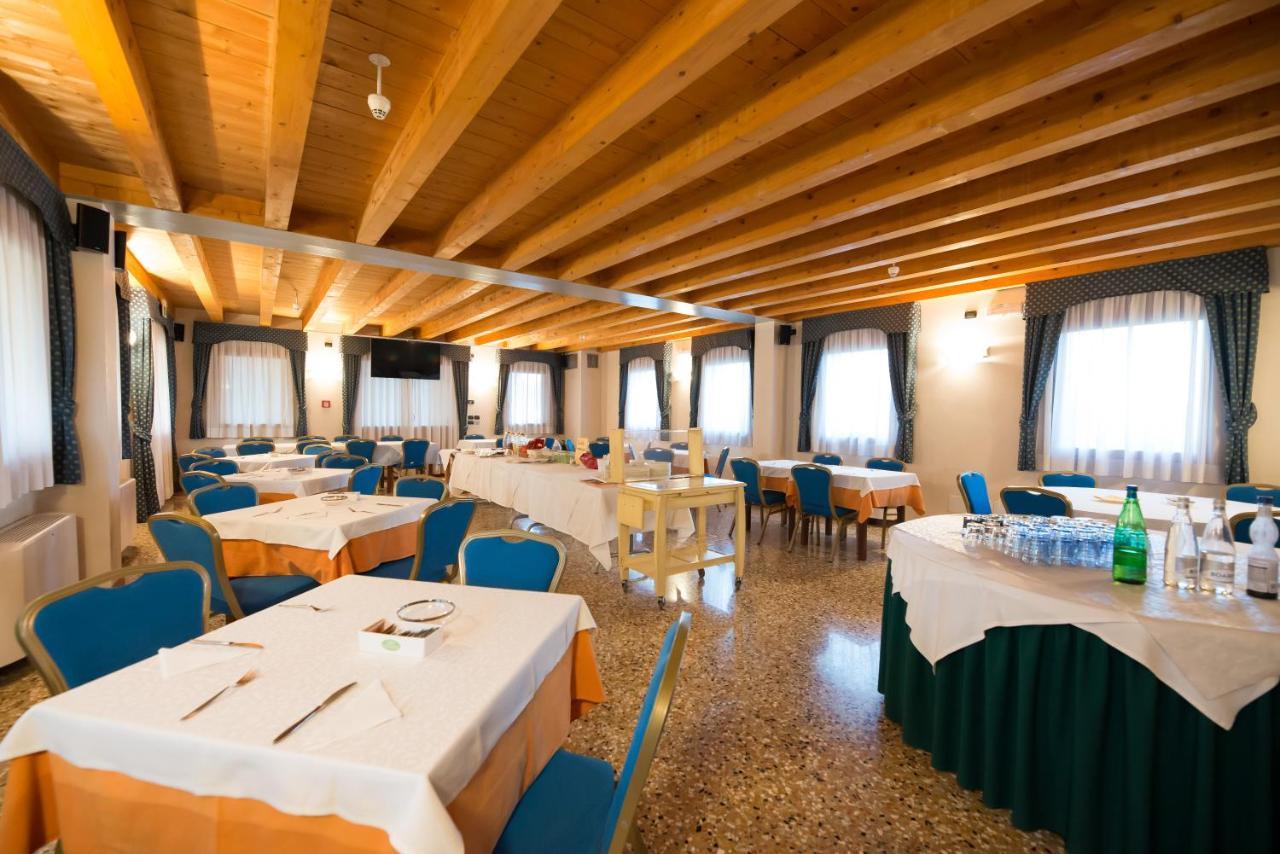 Hotel Dall'Ongaro Ghirano Bagian luar foto
