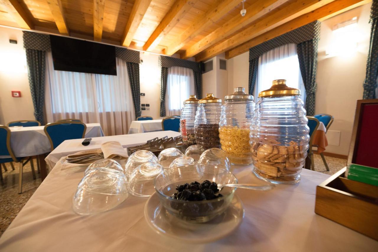 Hotel Dall'Ongaro Ghirano Bagian luar foto